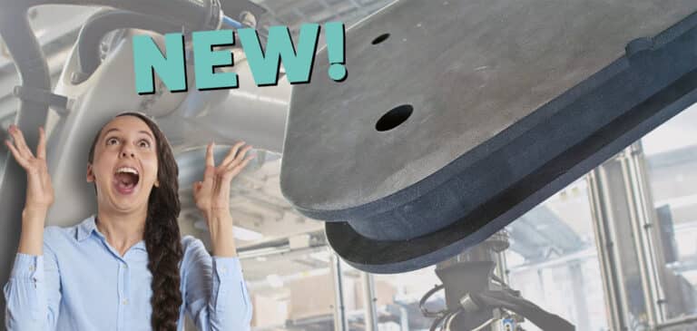 Robots mill and cut razor-sharp, complex prototypes or parts for smaller product series from plastic, rubber or foam materials.